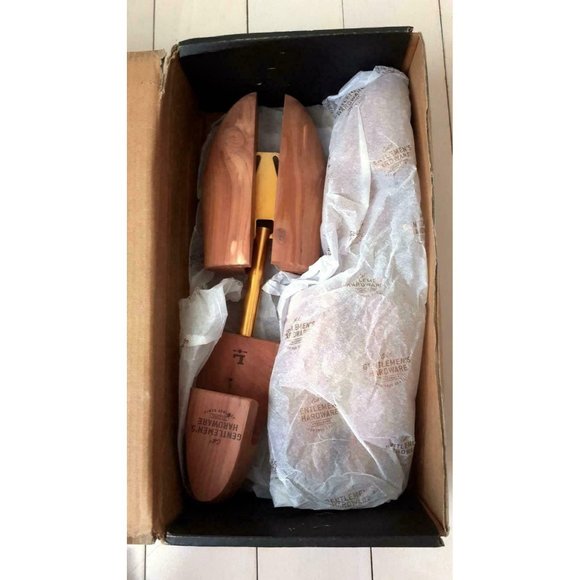 Gentlemen's Hardware Cedar Wood Shoe Trees Pair Inserts ( Large ) - Picture 3 of 4